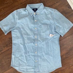 Brand new Denim s/s shirt from the Gap